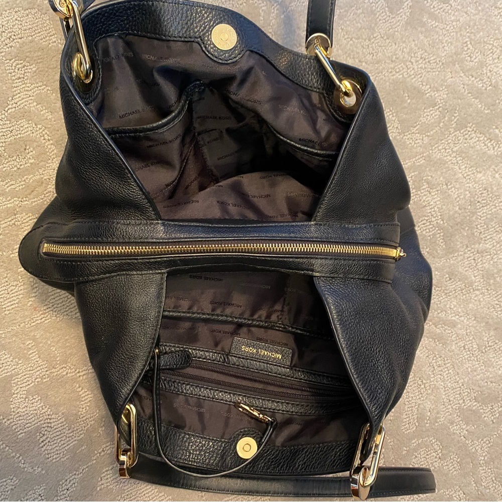 Michael Kors Handbag Black Leather - Picture 8 of 11